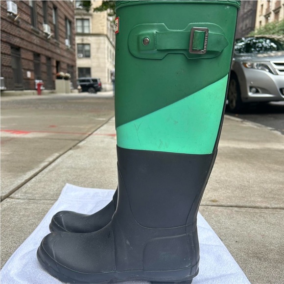 Hunter Two-Tone Green Rain Boots - Picture 3 of 5
